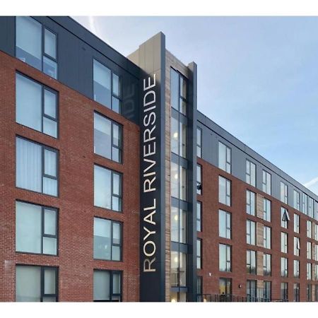 Royal Riverside Apartments Sheffield Centre - Opulent Living Exterior photo