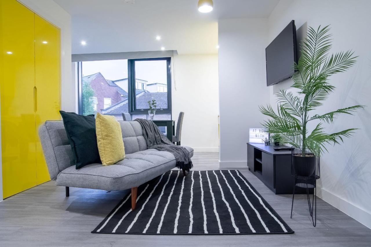 Royal Riverside Apartments Sheffield Centre - Opulent Living Exterior photo