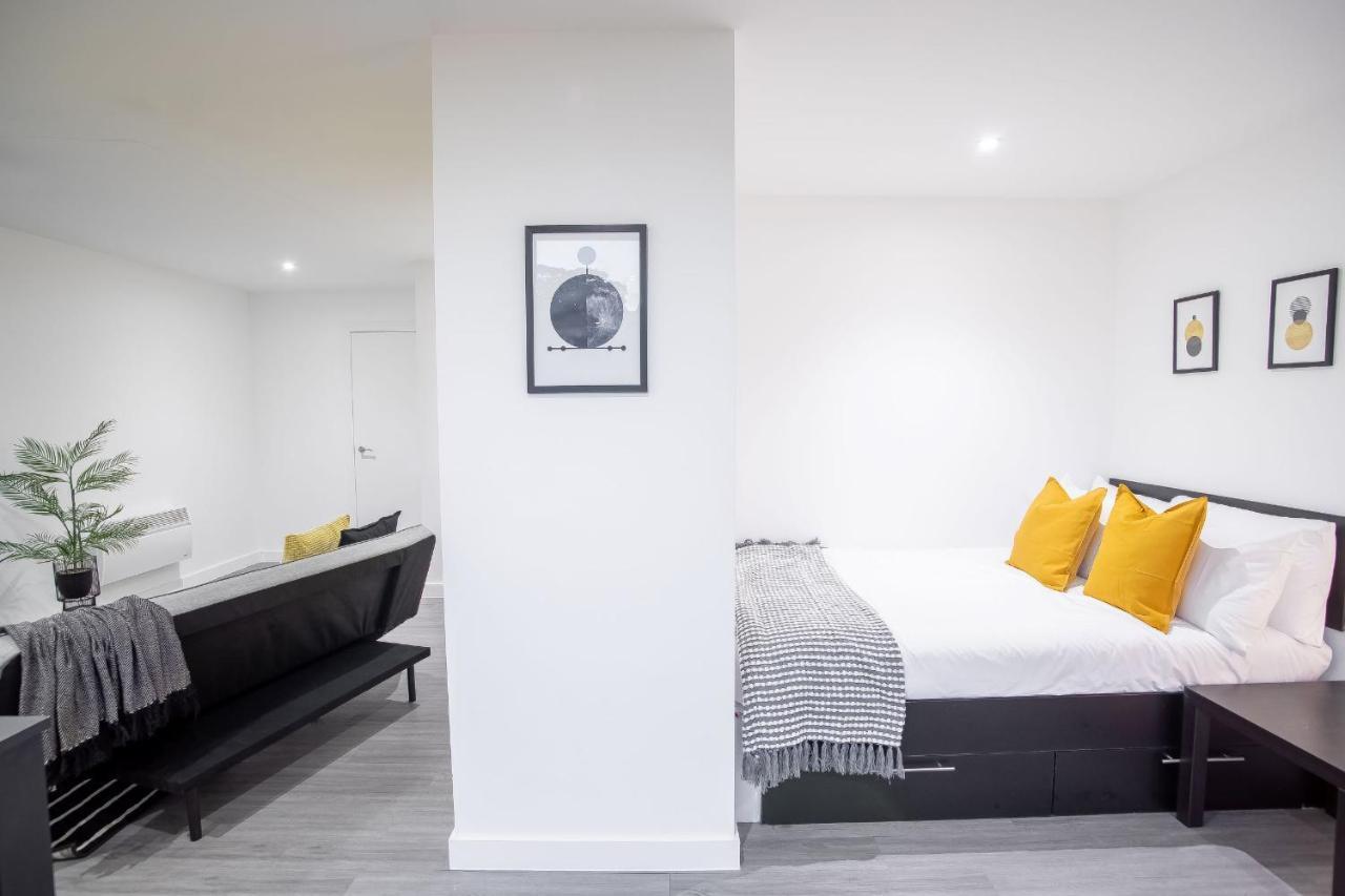 Royal Riverside Apartments Sheffield Centre - Opulent Living Exterior photo