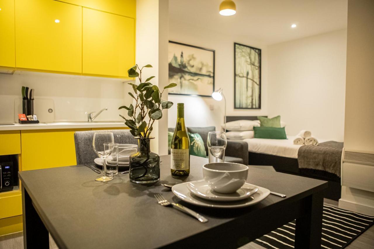 Royal Riverside Apartments Sheffield Centre - Opulent Living Exterior photo